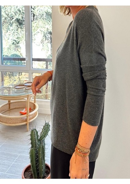 Yumoş V Yaka Triko Kazak