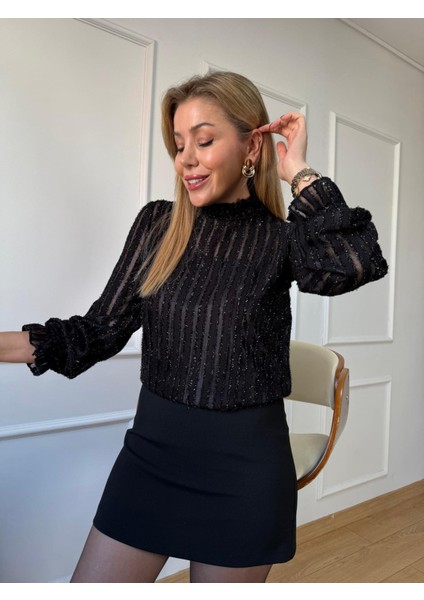 Siyah Dik Yaka Şeritli Bluz indirimleri
