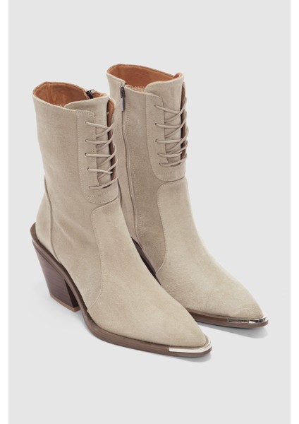 Novira Hakiki Deri Bağcıklı ve Yandan Fermuarlı Sivri Burun Kadın Bot- Bej Süet fırsatları