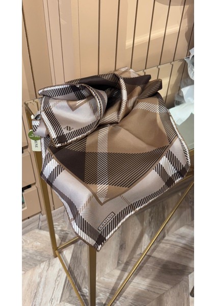 2025 Desenli Saf Ipek Twill Eşarp 9418-50 fiyatları