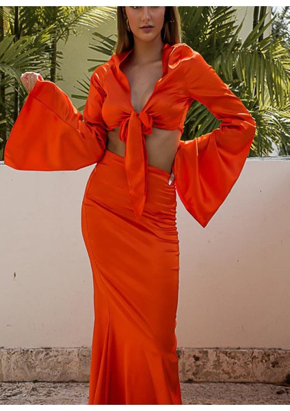 Turuncu Saten Çan Kollu Etek Bluz Takım – Önü Bağlamalı Kısa Üst ve Uzun Etek Saten Takım