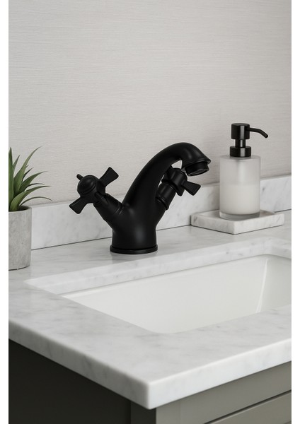 Pirinç Siyah Banyo Lavabo Bataryası, Modern ve Dayanıklı Su Armatürü, Suya ve Neme Dayanıklı Siyah Musluk