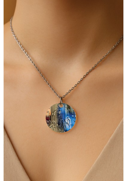 Şeffaf Sert Akrilik Kolye Ucu ve Üzeri Zincirli Desenli Kolye Rainy