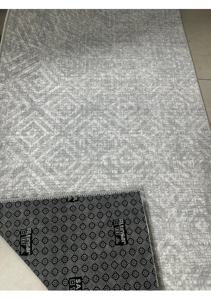 Kaymaz Tabanlı Makinada Yıkanabilir Halı indirimleri