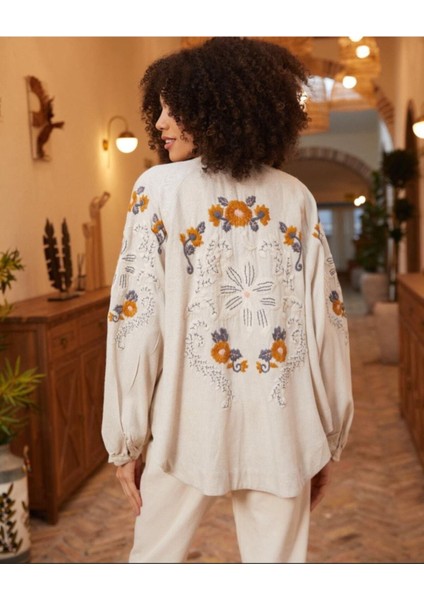 Arkası ve Kolları Çiçek Nakışlı Kimono Ceket
