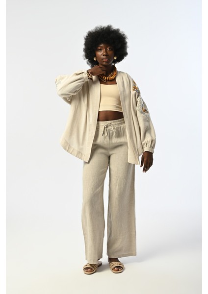 Arkası ve Kolları Çiçek Nakışlı Kimono Ceket