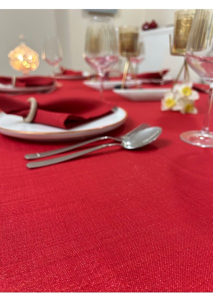 Çeyizlik Piko Sarma Detaylı Dertsiz Masa Örtüsü Simli Kırmızı fırsatları