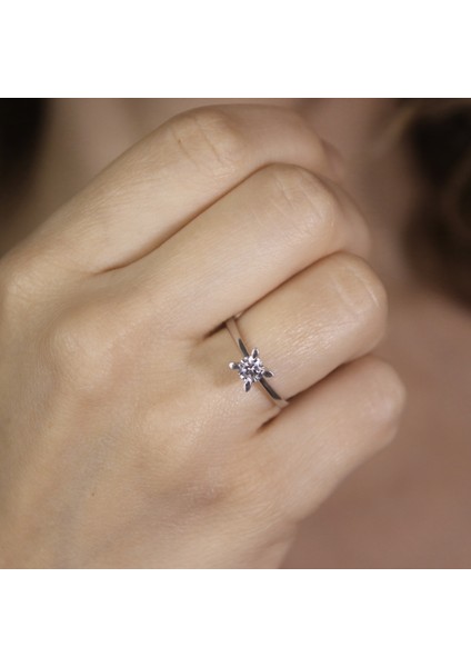 Badem Tırnak Pırlanta Modeli 925 Ayar Gümüş Tektaş Yüzük - Taş Çapı 5 mm-0,50 Ct fiyatları