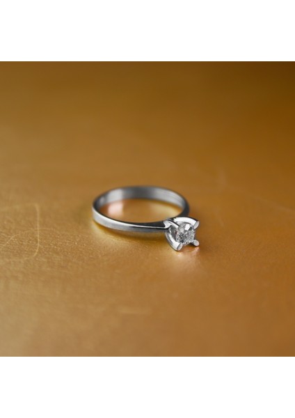 Badem Tırnak Pırlanta Modeli 925 Ayar Gümüş Tektaş Yüzük - Taş Çapı 5 mm-0,50 Ct fırsatları