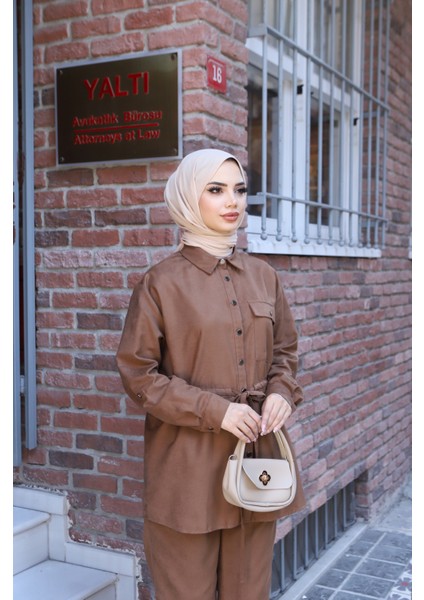 Bağcıklı Süet Pantolonlu Takım fırsatları