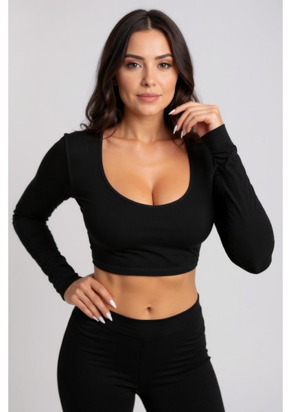Kadın Siyah Uzun Kol Kare Yaka Crop Top Bluz – Şık, Rahat ve Kolay Kombinlenebilir