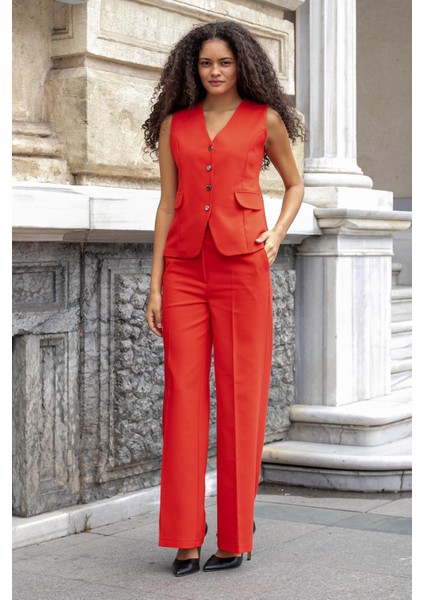 Kadın V Yaka Cep Kapaklı Düğmeli Hafif Esnek Kumaş Yelek-Kırmızı