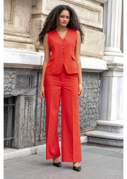 Kadın V Yaka Cep Kapaklı Düğmeli Hafif Esnek Kumaş Yelek-Kırmızı fiyatları