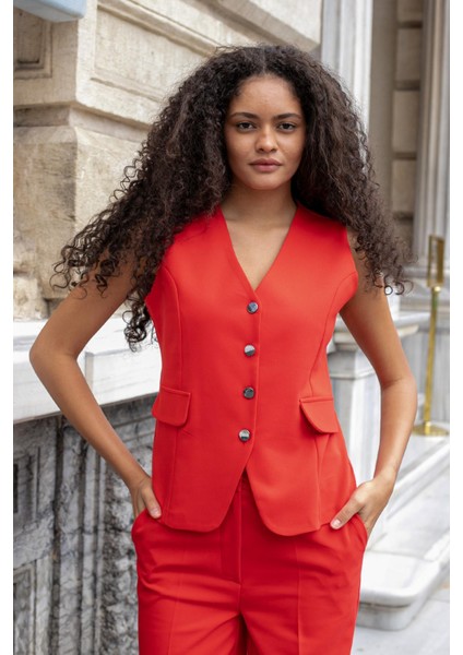 Kadın V Yaka Cep Kapaklı Düğmeli Hafif Esnek Kumaş Yelek-Kırmızı indirimleri