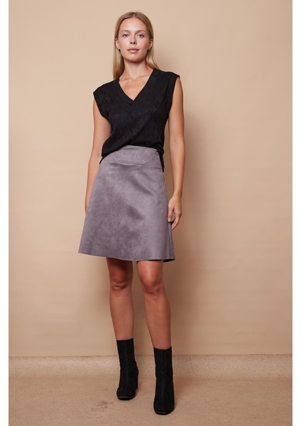 Hafif Likralı Süet Kumaş Yüksek Bel Diz Üstü Kısa Kiloş Etek-Gri fiyatları