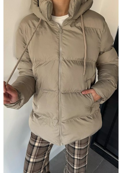 Kadın Kapüşonlu Iç Astarlı Şişme Mont P-00019025 modelleri
