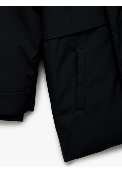 Uzun Kollu Çıtçıt Detaylı Cepli Slim Fit Kapşonlu Mont fırsatları