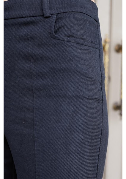 Kadın Diyagonal Yüksek Bel Alman Cepli Boru Paça Pantolon-Siyah