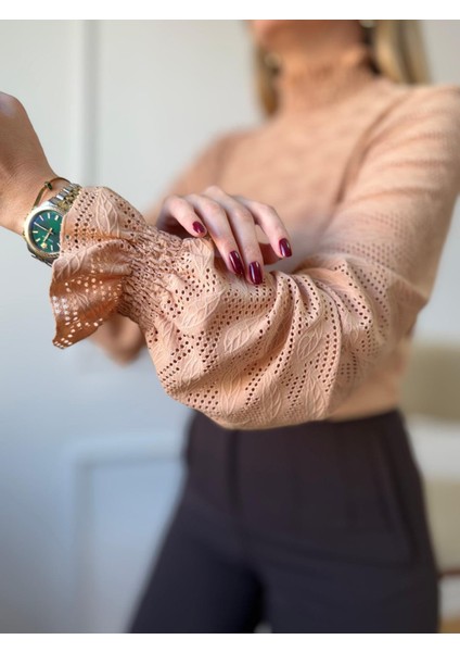 Sütlü Kahve Yaprak Desen Bluz indirimleri