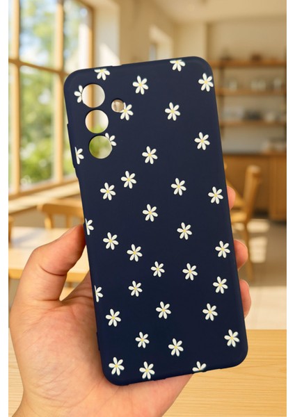 Samsung Galaxy A04S Uyumlu Mini Papatya Desenli Silikon Darbe Emici Klasik Korumalı Rubber Kılıf