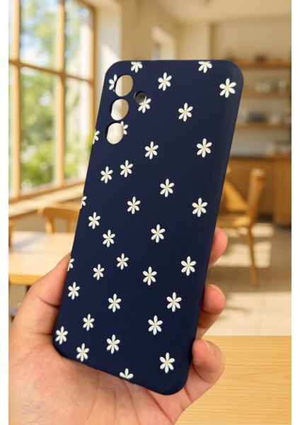 Samsung Galaxy A04S Uyumlu Mini Papatya Desenli Silikon Darbe Emici Klasik Korumalı Rubber Kılıf fırsatları