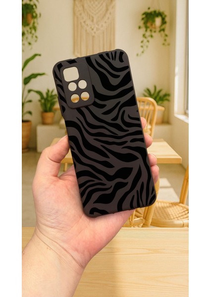 Xiaomi Redmi 10 2022 Zebra Desenli Silikon Darbe Emici Klasik Korumalı Rubber Kılıf
