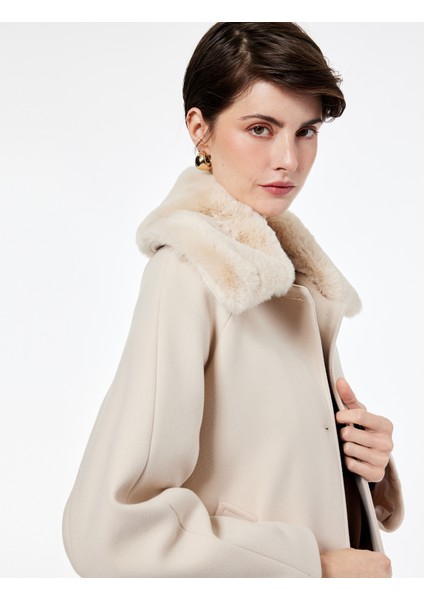 Uzun Kollu Cepli Düğmeli Çıkarılabilir Suni Kürk Yakalı Kaşe Kaban