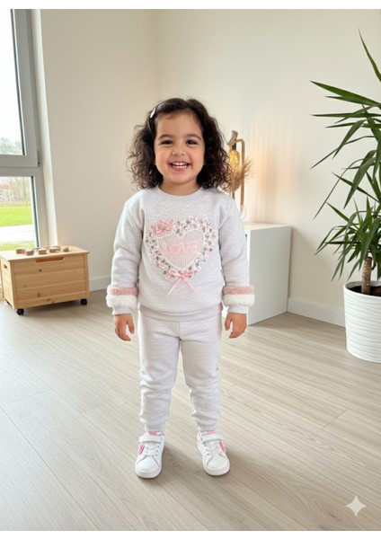 Kız Çocuk Peluş Detaylı Kabartmalı Kalın Takım Cepli %100 Pamuk Kalpli