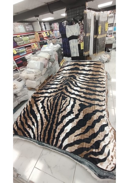 Safari Çift Kişilik Ultra Yumuşak Embos Vizon Battaniye (200X240)-LEOPAR Kahve Siyah fiyatları