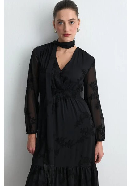 Nakışlı Uzun Fularlı Şifon Elbise - Siyah fiyatları
