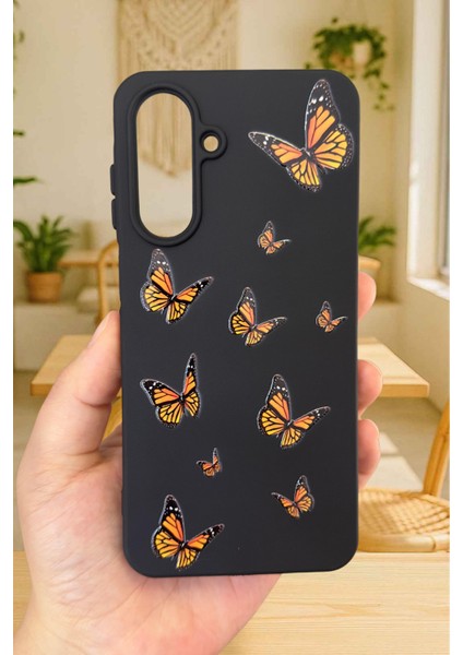 Samsung Galaxy A26 - Turuncu Kelebek Desenli Silikon Darbe Emici Klasik Korumalı Rubber Kılıf fiyatları