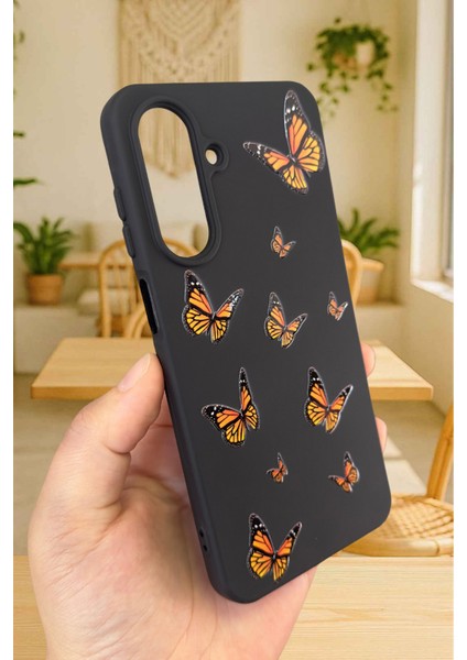 Samsung Galaxy A26 - Turuncu Kelebek Desenli Silikon Darbe Emici Klasik Korumalı Rubber Kılıf fırsatları