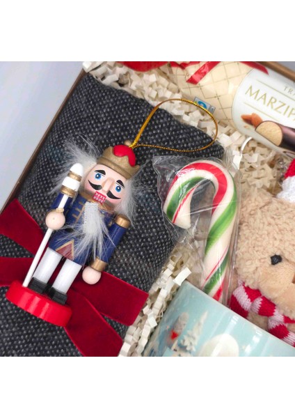 Premium Yılbaşı Hediye Kutusu 00240 fırsatları