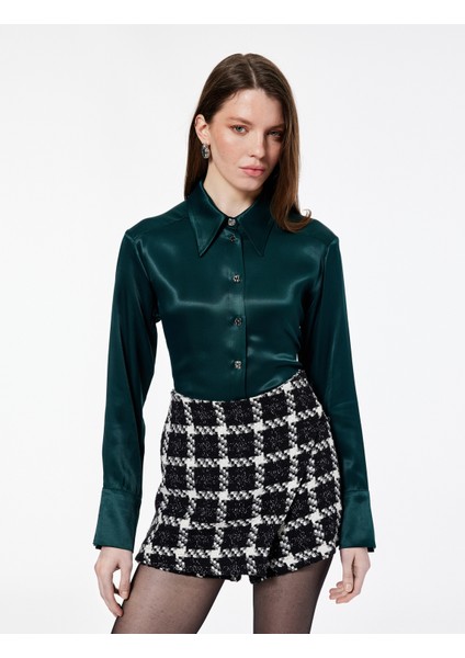 x Melis Ağazat - Uzun Kollu Metalik Düğme Detaylı Saten Gömlek