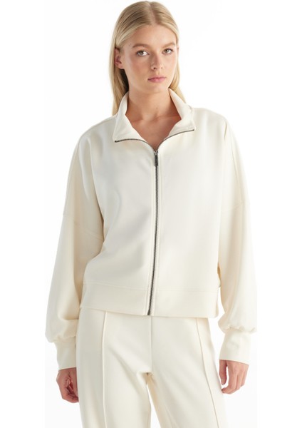 Dik Yaka Düz Ekru Kadın Sweatshırt TBWRTS1073