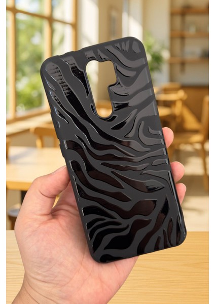 Xiaomi Redmi 9 Uyumlu Zebra Desenli Silikon Darbe Emici Klasik Korumalı Rubber Kılıf