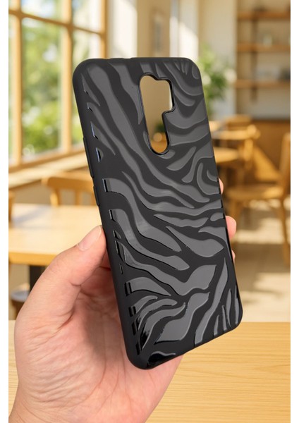 Xiaomi Redmi 9 Uyumlu Zebra Desenli Silikon Darbe Emici Klasik Korumalı Rubber Kılıf fırsatları