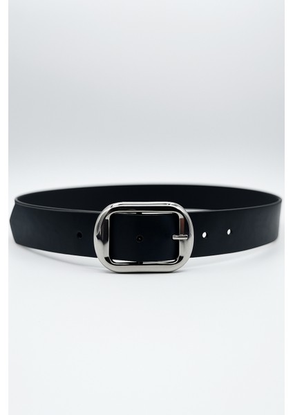 Kadın Siyah Suni Deri Kemer Gümüş Oval Tokalı – Klasik ve Modern Tarzı Bir Arada Sunan Şık Model