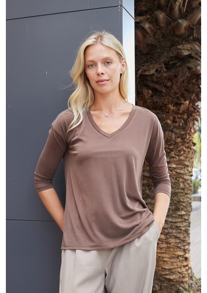 Kadın Kaliteli Modal Esnek Kumaş V Yaka Düşük Omuzlu Kapri Truvakar Kol Hafif Salaş Bluz-Kahve
