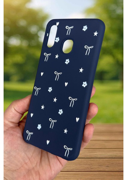 Samsung Galaxy A20 Uyumlu Mini Fiyonk Desenli Silikon Darbe Emici Klasik Korumalı Rubber Kılıf modelleri