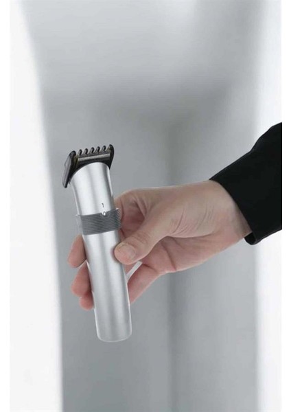 4 Taraklı Profesyonel Şarjlı Saç ve Sakal Kesme Tıraş Makinesi Seti - M979K686-R67979 fırsatları