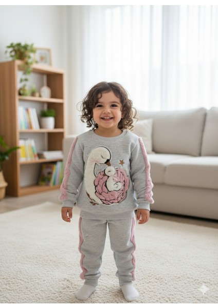 Kız Çocuk Peluş Detaylı Kabartmalı Kalın Takım Cepli %100 Pamuk