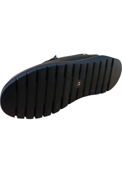 D25KA-3240 Kadın Hakiki Deri Baskılı Tokalı Casual Günlük Ayakkabı Siyah Kroko indirimleri