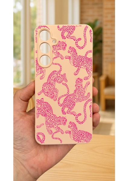 Samsung Galaxy A55 -Pembe Leopar Desenli Silikon Darbe Emici Klasik Korumalı Rubber Kılıf fiyatları