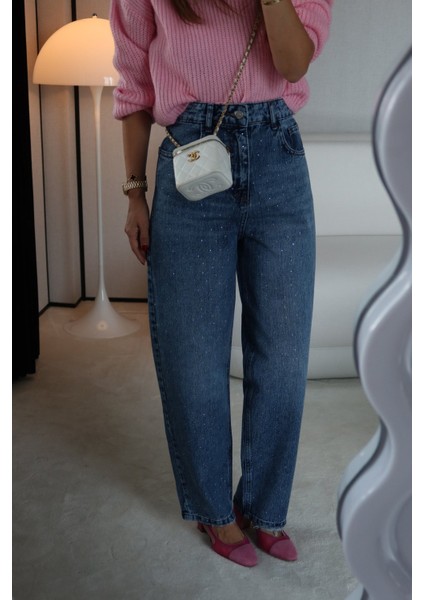 Ön Kısmı Taşlı Paçası Lazer Kesikli Jean modelleri