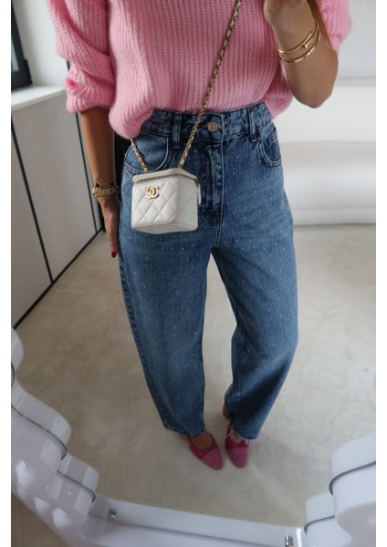 Ön Kısmı Taşlı Paçası Lazer Kesikli Jean indirimleri