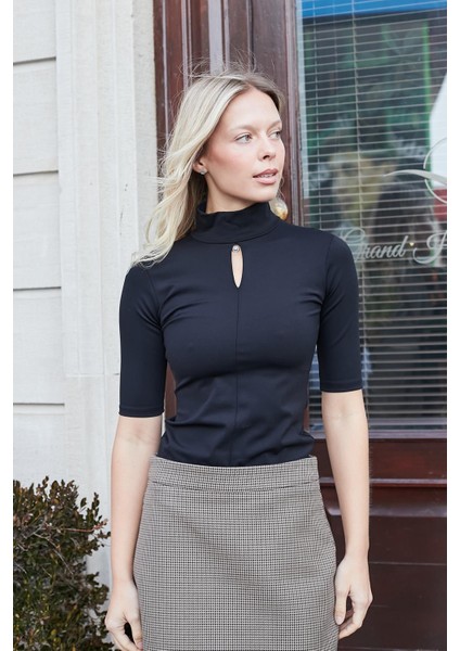 Kadın Hafif Parlak Şık Kumaş Yarım Balıkçı Önü Dekolteli Dirsek Üstü Kol Body Bluz-Siyah fırsatları