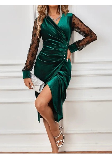 Kadın Uzun Kollu Kruvaze Yakalı Yandan Düğmeli Önden Çapraz Kesin Detaylı Midi Kadife Elbise