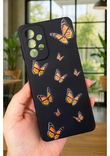 Samsung Galaxy A73 - Turuncu Kelebek Desenli Silikon Darbe Emici Klasik Korumalı Rubber Kılıf
