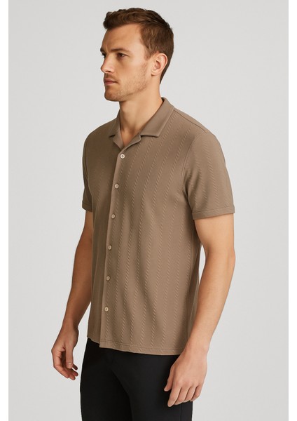 Desenli Slim Fit Apaç Yaka Kısa Kollu Erkek Gömlek